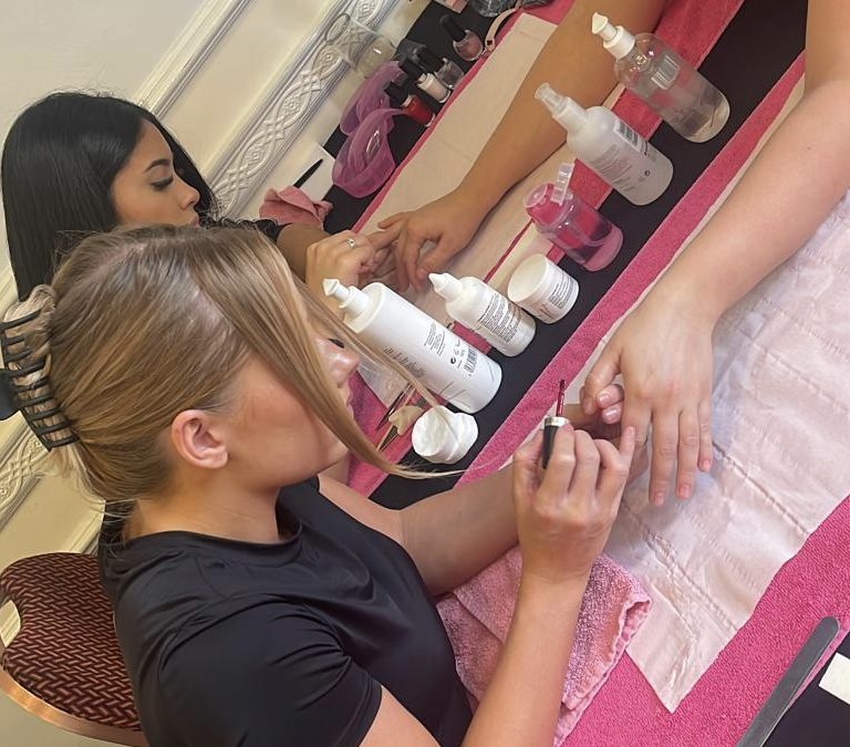 The Top 10 Best Nail Technician Training Courses in the UK