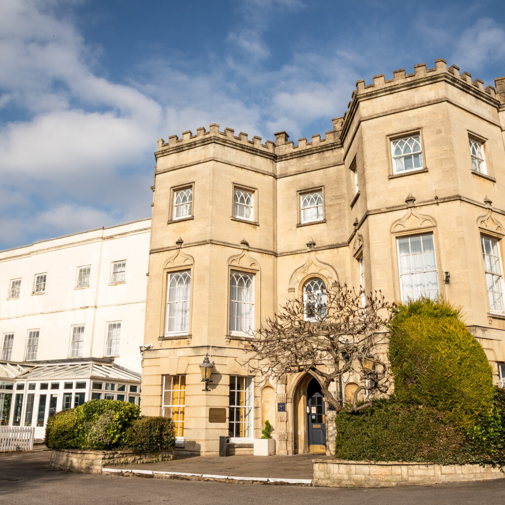 ARNOS-MANOR--Bristol-Nail-Course-Training-Venue ARNOS-MANOR--Bristol-Nail-Course-Training-Venue